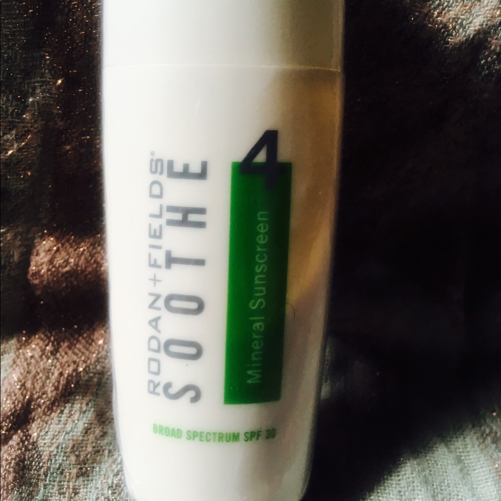 Rodan and Fields SOOTH Mineral Sunscreen